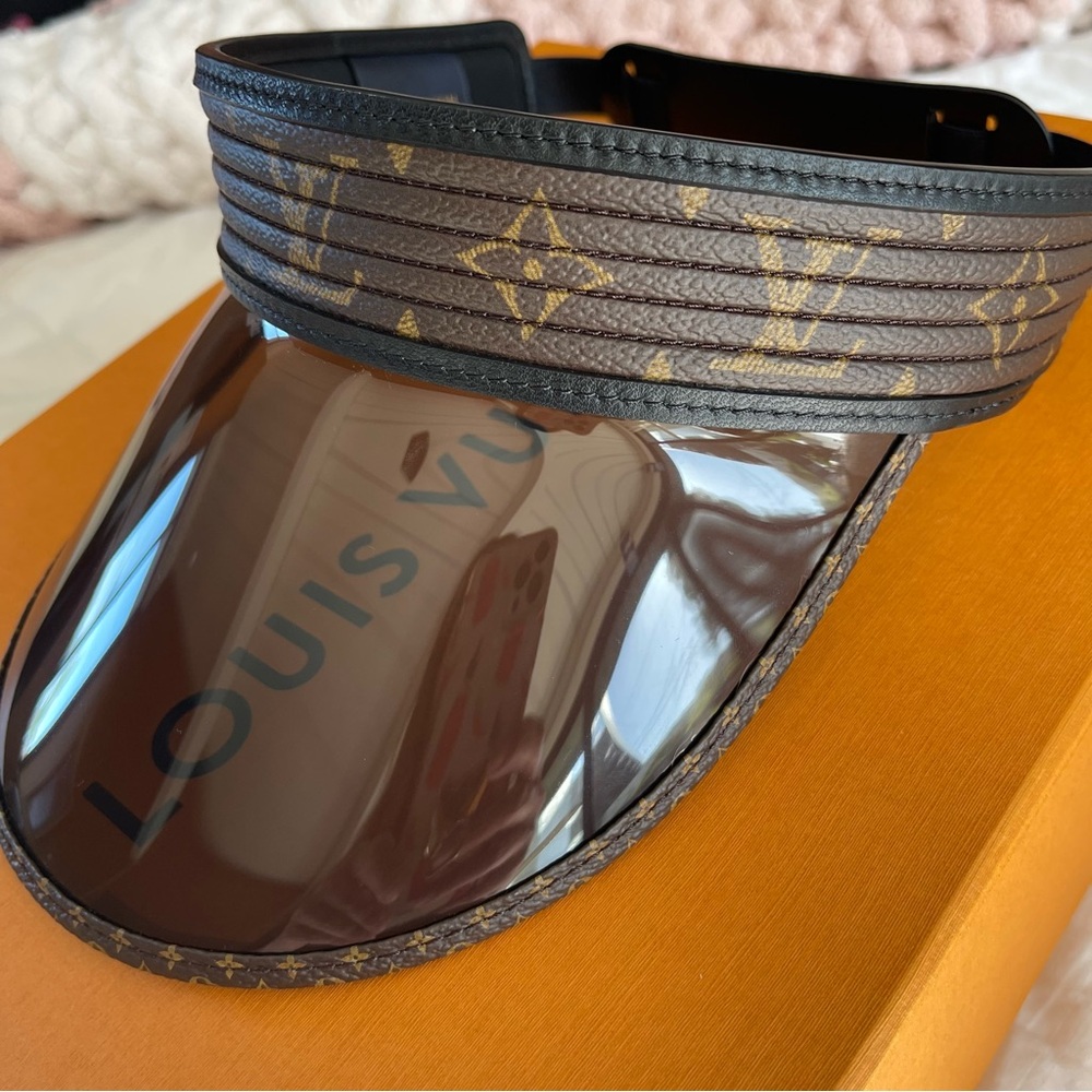 Louis Vuitton Monogram Visor Cap Hat LV Sunshade M76988 Dustbag, Box, Receipt - Picture 4 of 14